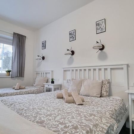 Finnem Rentals Jicinska Πράγα Εξωτερικό φωτογραφία