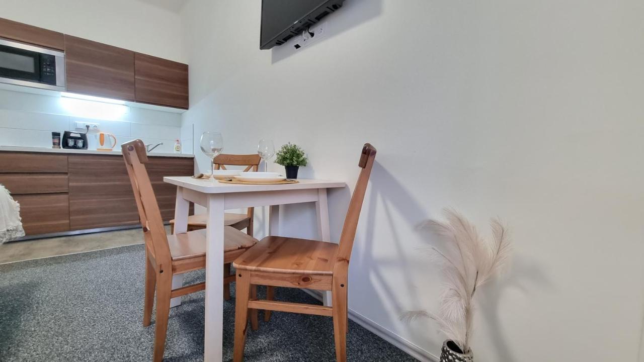 Finnem Rentals Jicinska Πράγα Εξωτερικό φωτογραφία