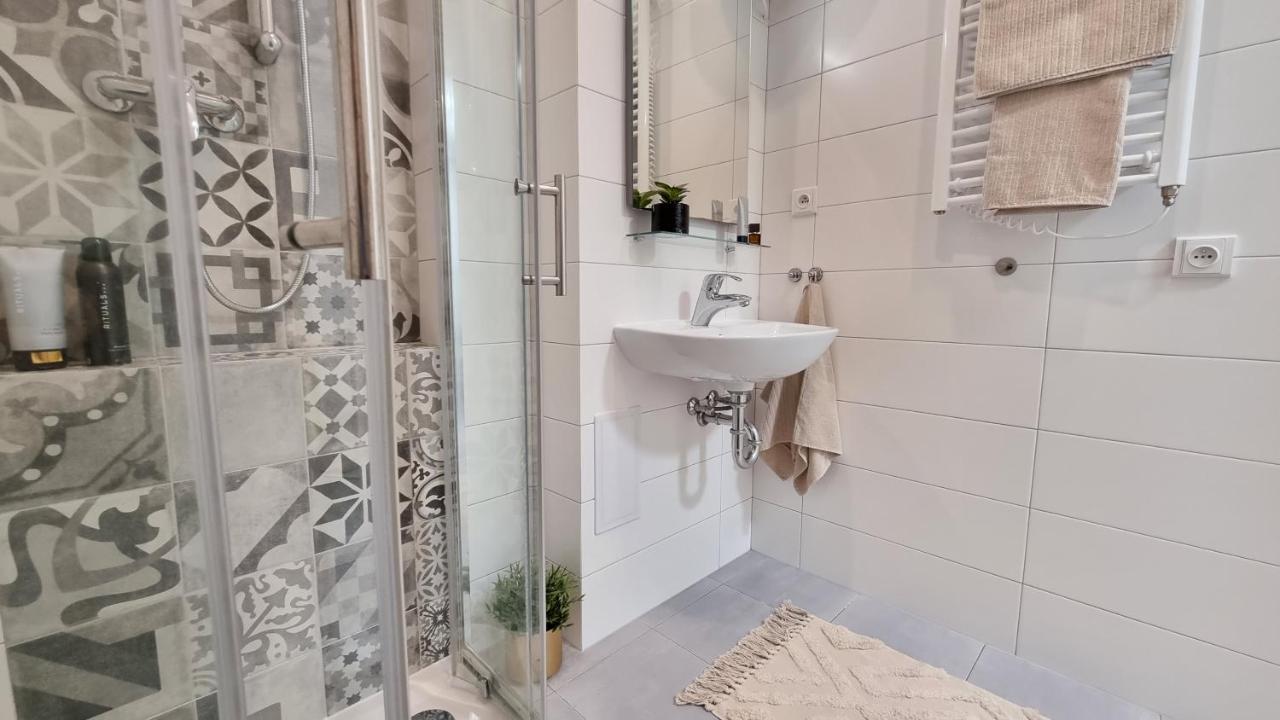 Finnem Rentals Jicinska Πράγα Εξωτερικό φωτογραφία